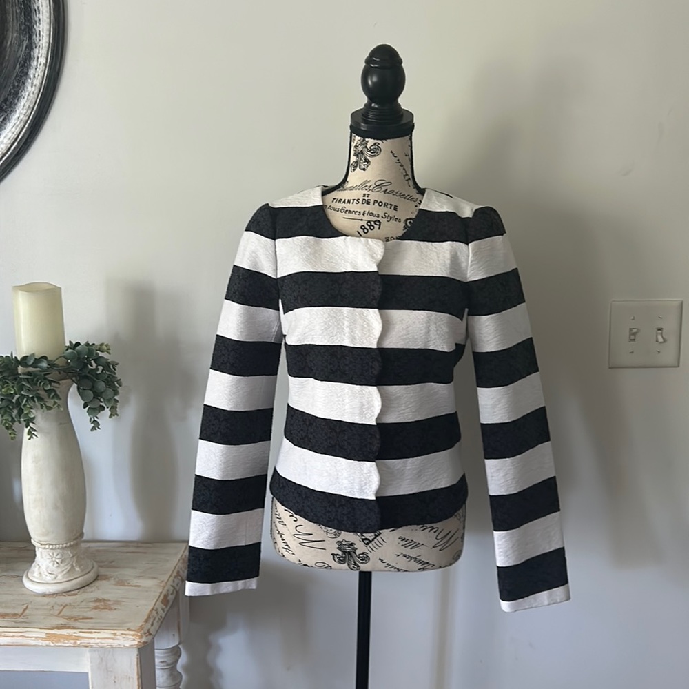 Banana Republic Striped Jacquard Scalloped Zip Up Blazer Womens size 4